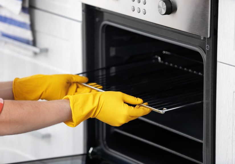 How to Clean an Oven to Keep It Sparkling