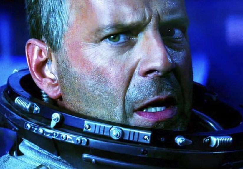 12 ‘Armageddon’ Details And Behind-The-Scenes Stories
