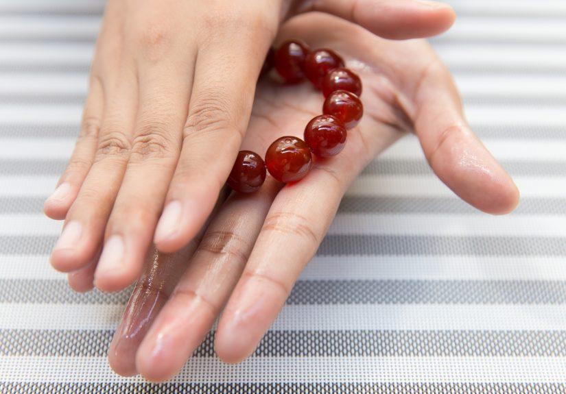 3 Ways to Clean Amber Jewelry