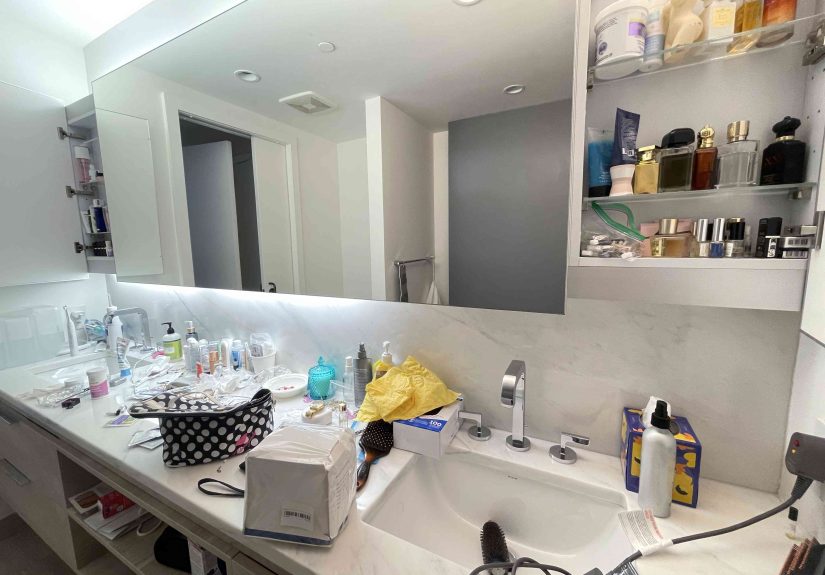 5 Things Pro Organizers Notice When They Enter a Messy Bathroom