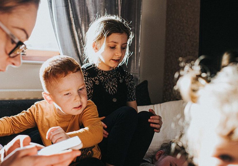 How a Dismissive Mother May Affect Your Relationships and Self-Image