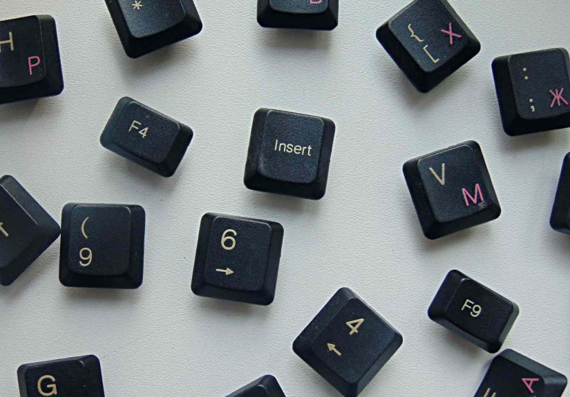 iOS 16 Brings 86-Year-Old Dvorak Keyboard Layout to the iPhone, but It’s Not a Big Deal