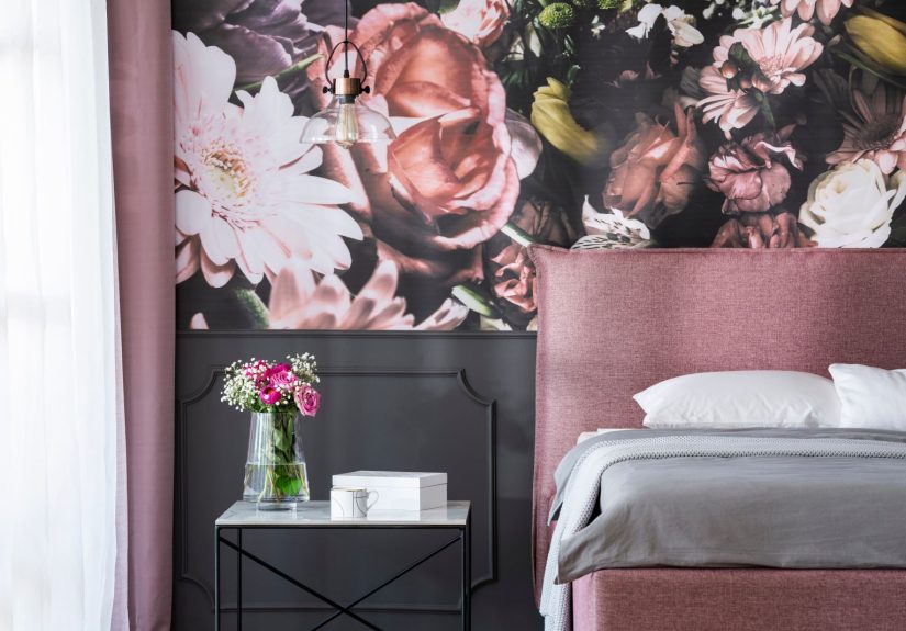 The Never Fading Popularity of Flower Wallpaper