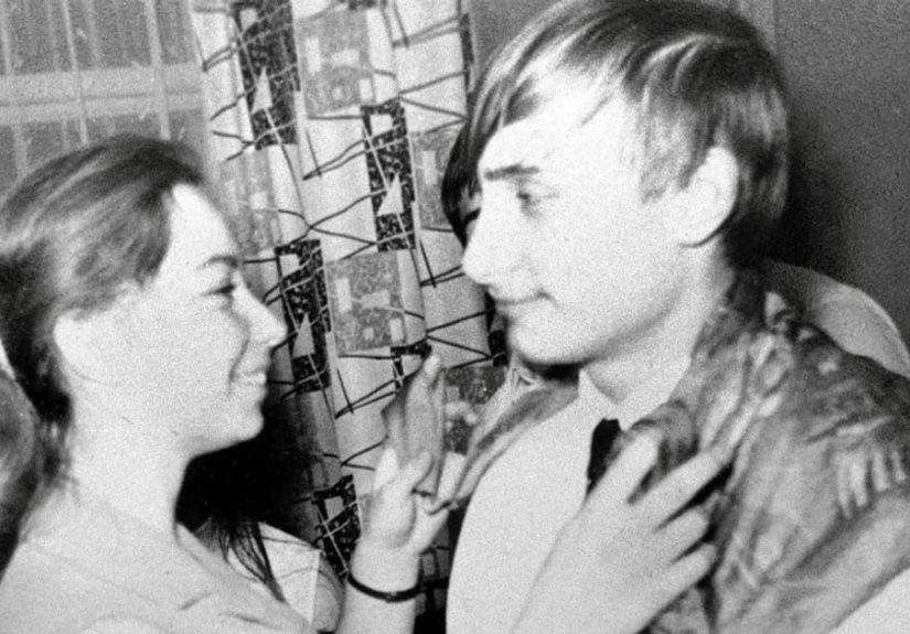 16 Photos of Horrible People From History Doing Terrible Things