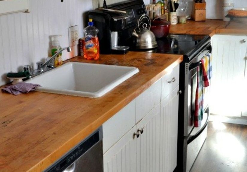 Budget Kitchen Reno Featuring a Stunning Black Farmhouse Sink