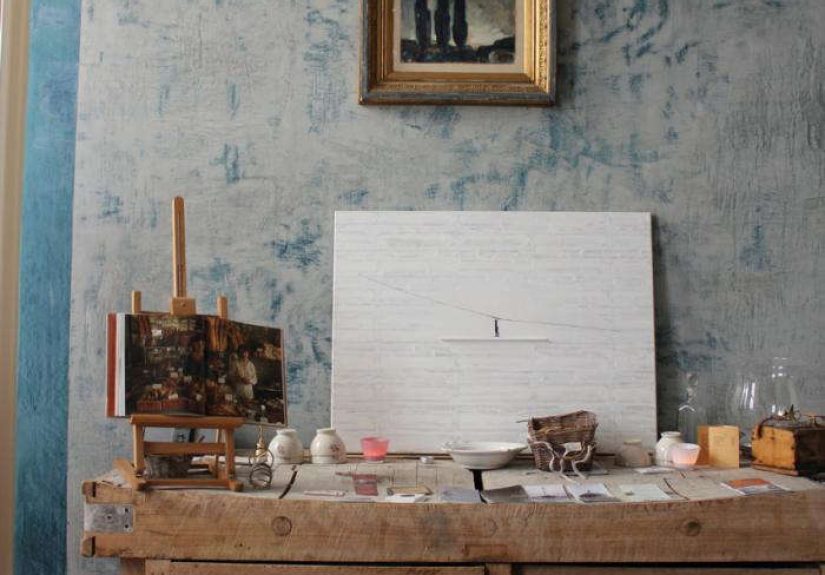 Enter Through the Chocolate Shop: Concept Hotel in Brussels