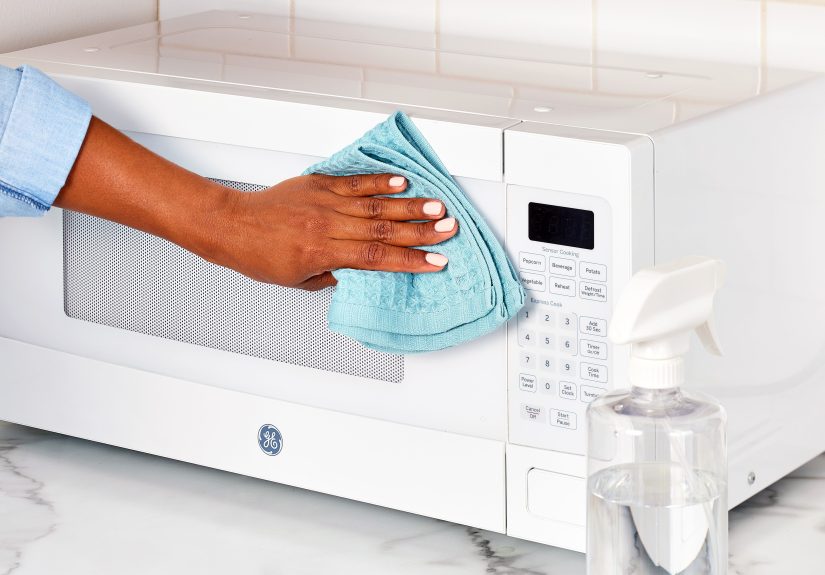 How to Clean a Microwave