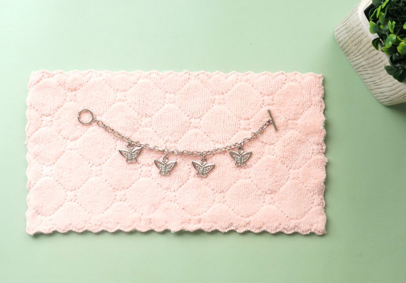 How to Remove Tarnish from Stainless Steel Jewelry: 4 Simple Cleaning Methods