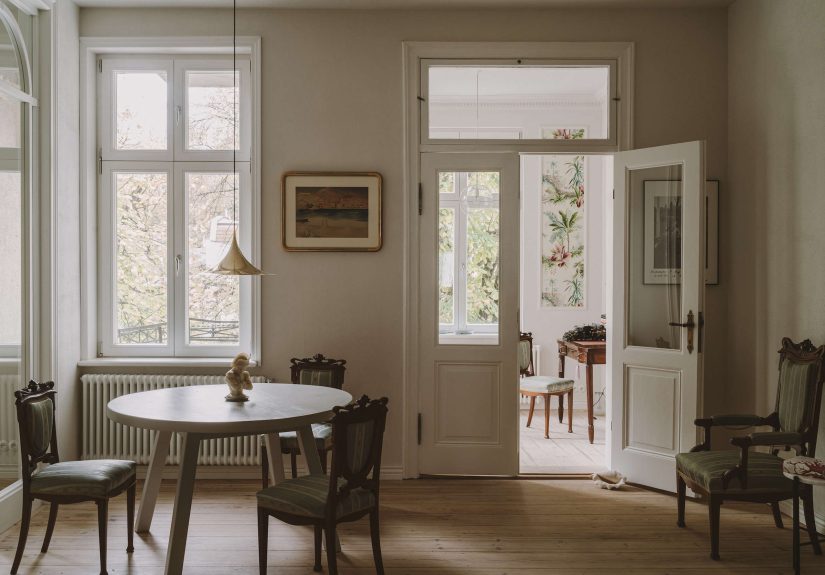 Old World Meets Modern: A Casual but Elegant Pre-War Flat on the Baltic Coast