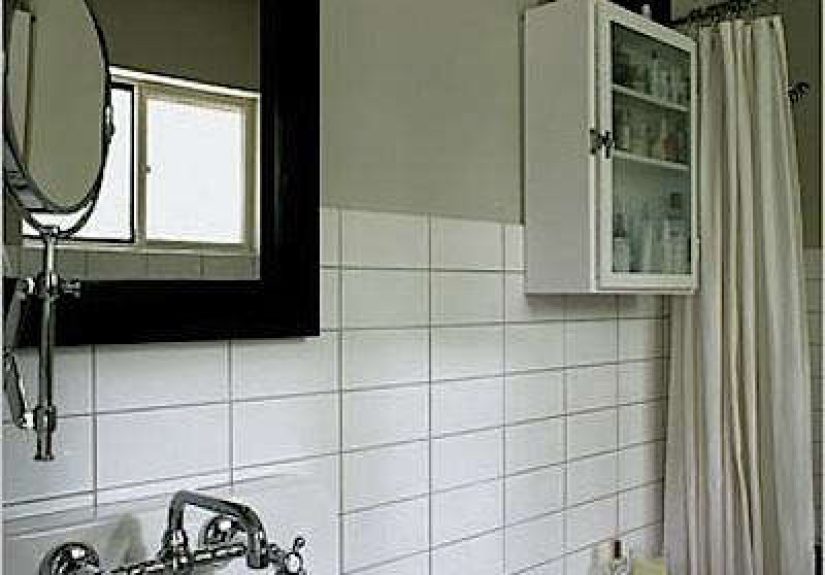 Steal This Look: Schoolhouse-Style Bath by S. Russell Groves