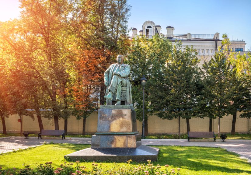 Will reading Tolstoy make you a better doctor?