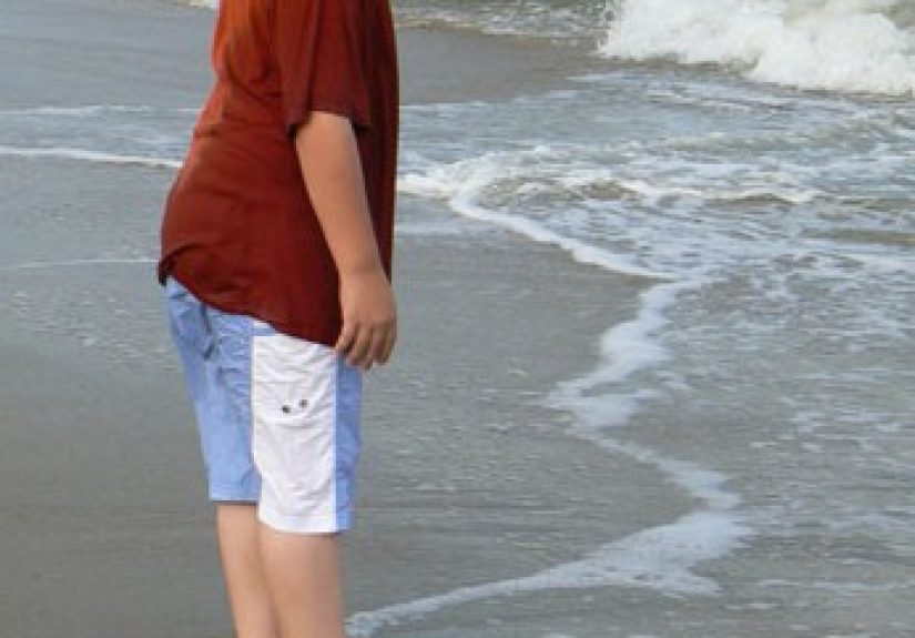 #561 Letting the Waves Bury Your Feet at the Beach - 1000 Awesome Things