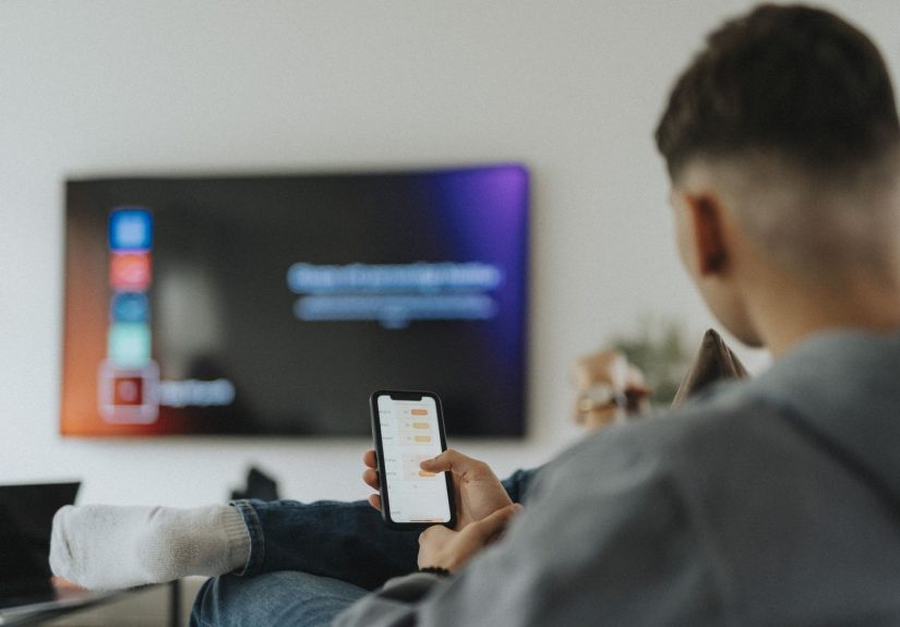 America’s Multi-Screen Addiction: How You’re Being Pulled In