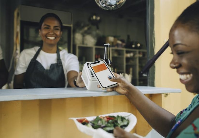 Contactless Payments: What Is It & Is It Safe?