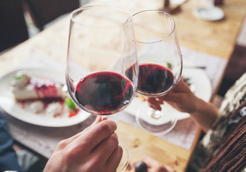 Gout and Wine: What Are the Effects Compared to Beer and Liquor?