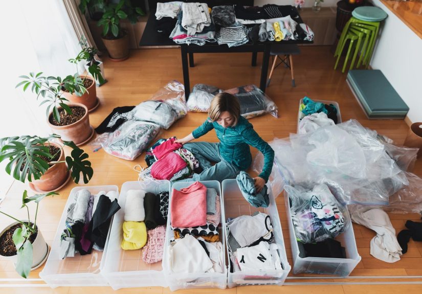 How To Declutter a Room in 3 Easy Steps