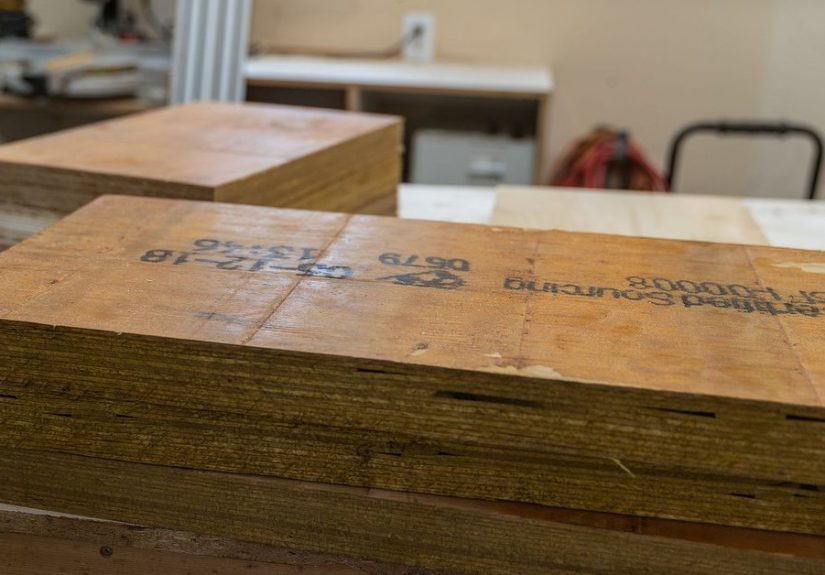 How to Make DIY Floating Shelves Made From Scrap Wood