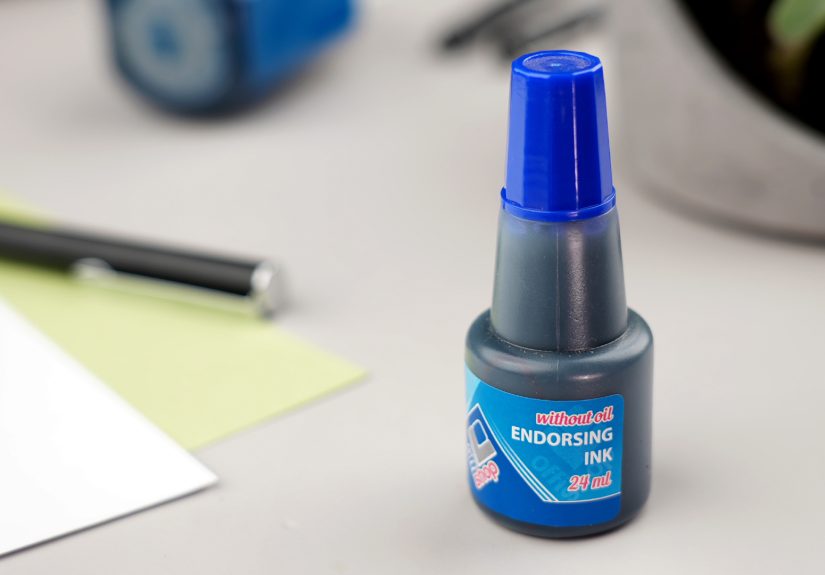 How to Refill a Stamper with Ink: 11 Steps