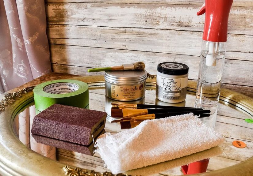 How to Update a Gold Mirror With Chalk Paint