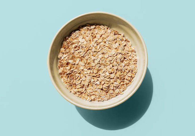 Is Eating Uncooked Oatmeal Safe? What to Know About Raw Oats