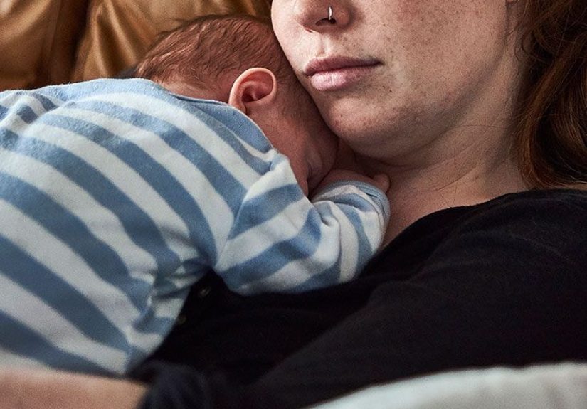 Postpartum thyroiditis: Symptoms, treatment, and more