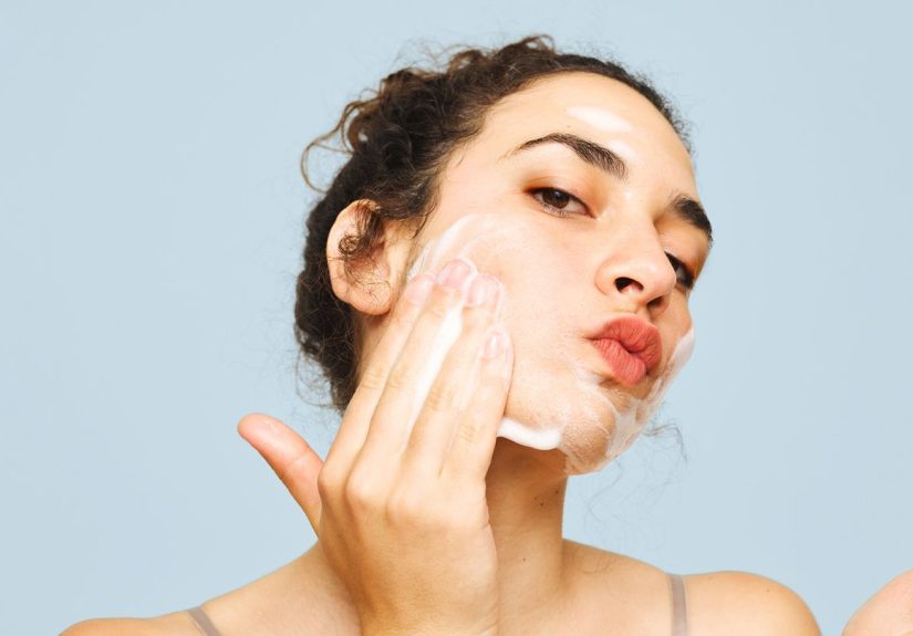 The Importance of Removing Makeup Before Bed for Healthy Skin