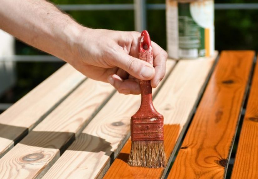 Video: How to Stain Wood Evenly Without Getting Blotches & Spots