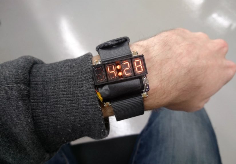 A Surprisingly Practical Numitron Watch