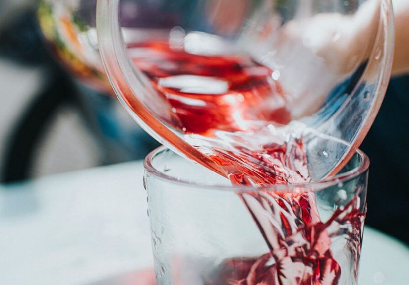 Alcohol and Hypoglycemia: Link, Signs, and Treatment