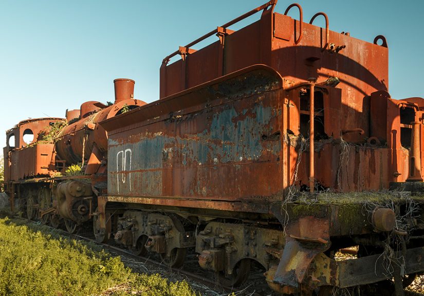 Ghostly Remains: I Took 15 Pictures Of Abandoned Trains