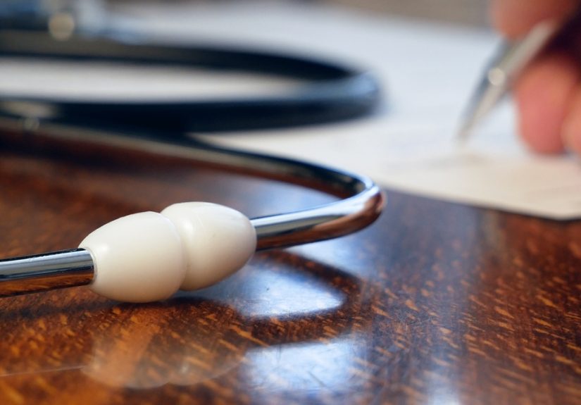 Military physicians leaving the military