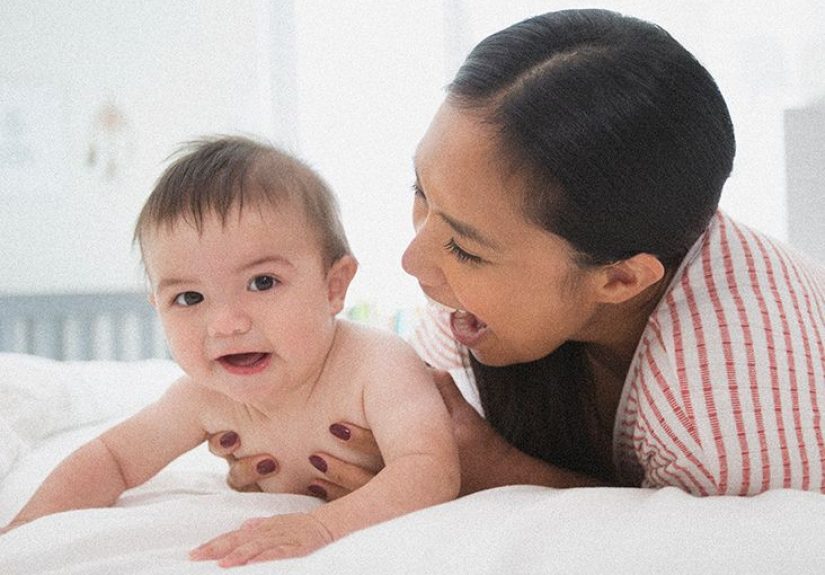When Do Babies Start Holding Up Their Heads? Timeline
